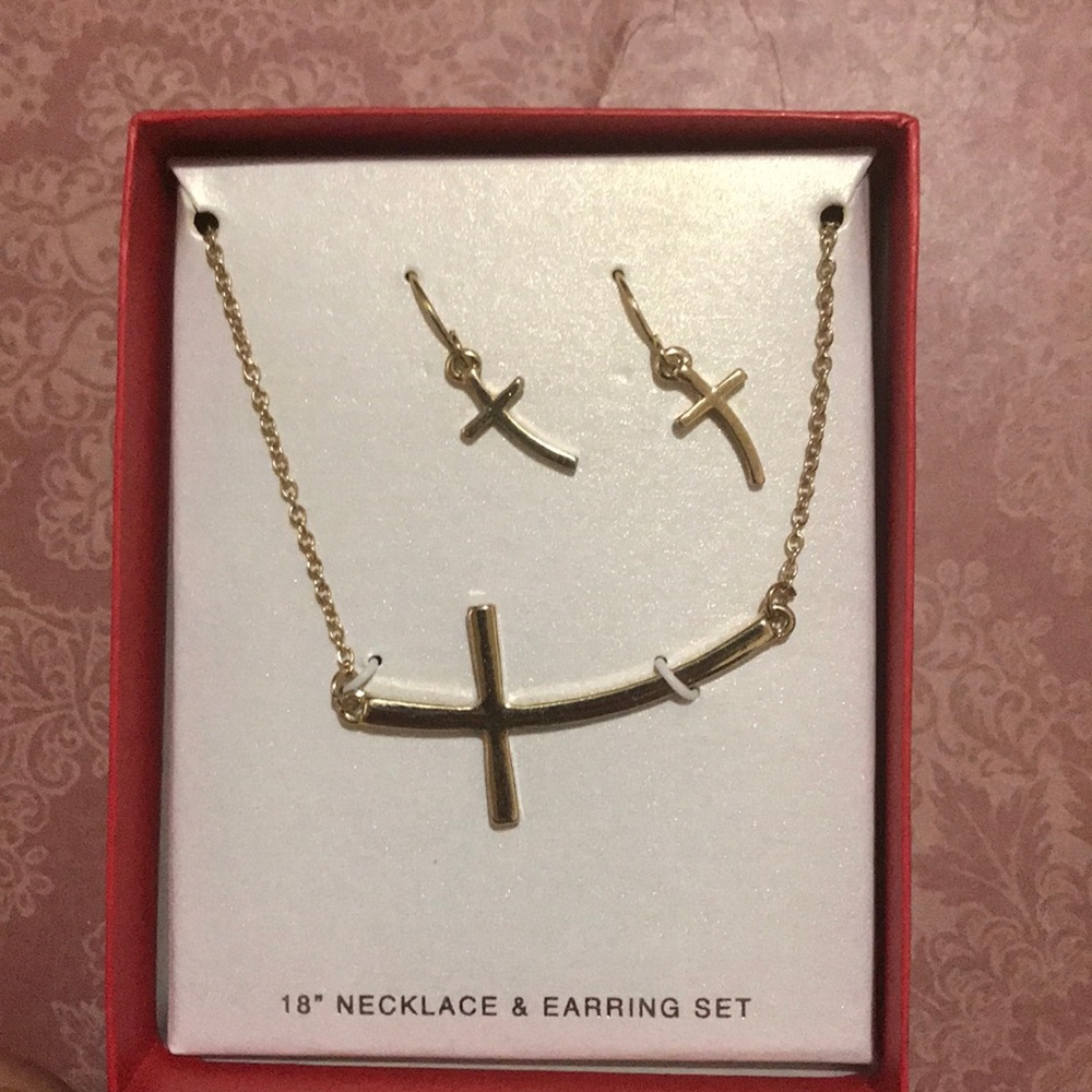 Earrings and necklace set